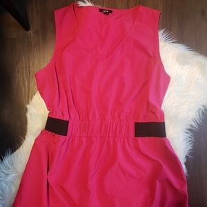 💖💖 Jacob V-Neck Dress with Cinched Waist In Fuschia Size L